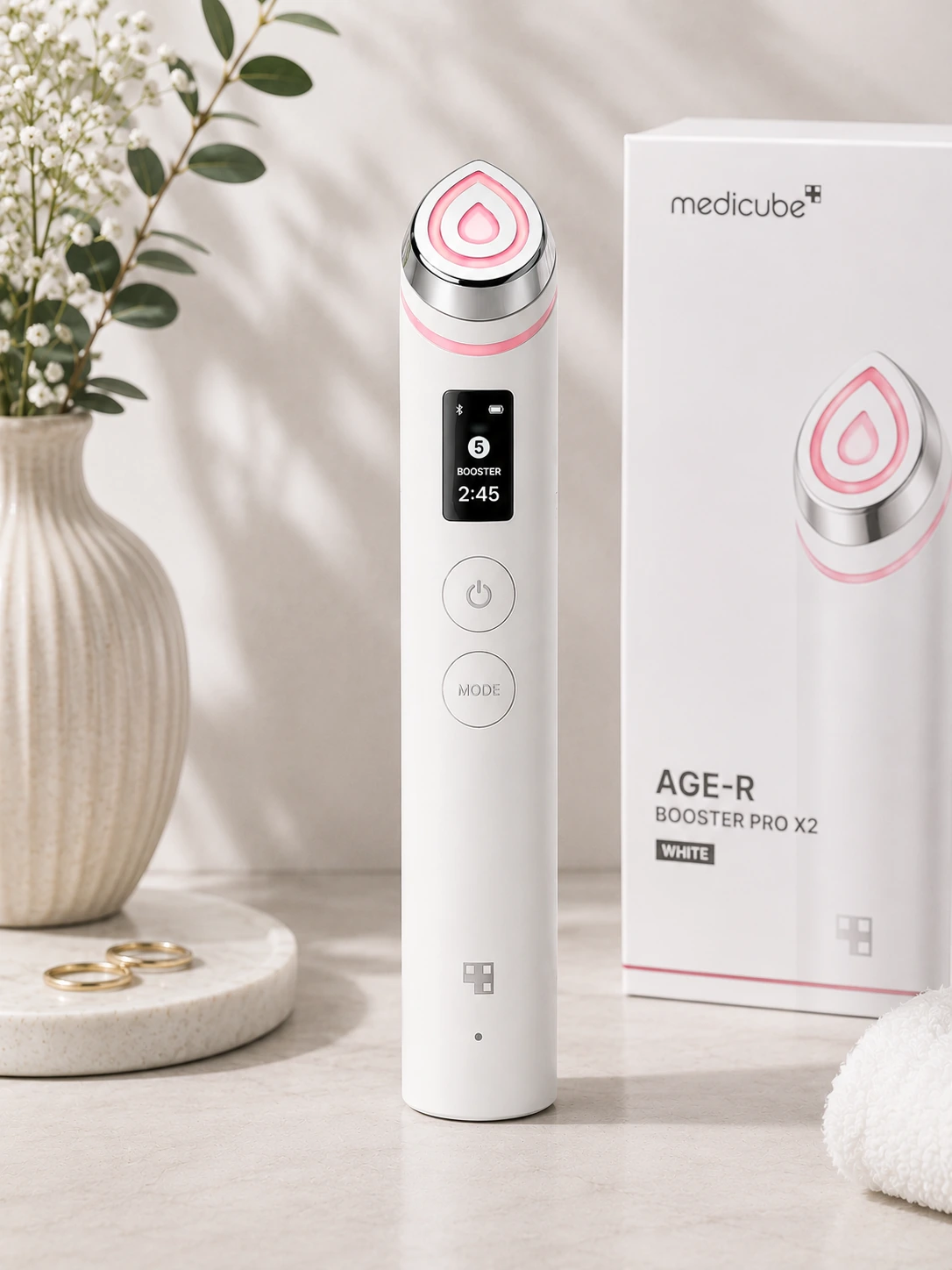 Medicube AGE-R Booster Pro X2 White – dispozitiv facial multifuncțional 7-în-1